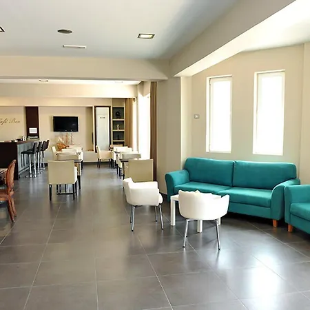 Maritime 酒店 Kremastí